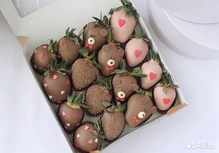 Клубника и бананы в шоколаде