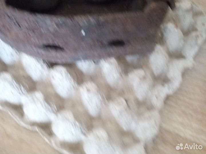 Старинный угольный утюг