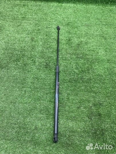 Амортизатор капота Audi a4 8e 2163