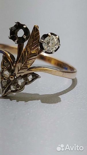 Золотое кольцо с бриллиантами