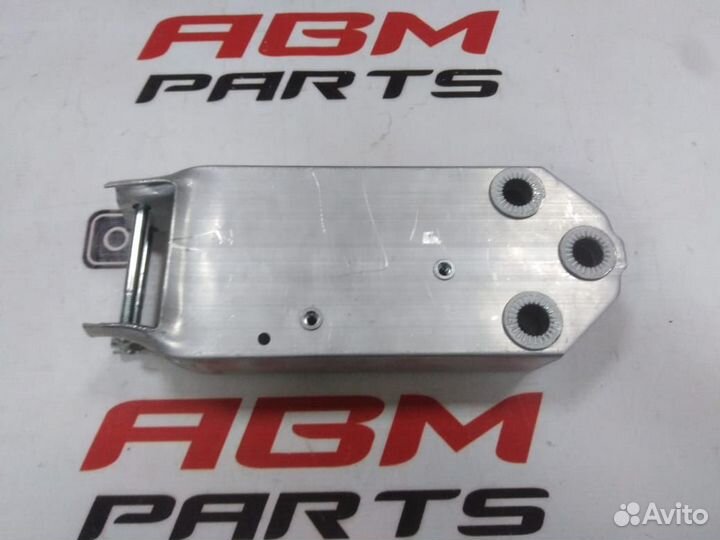 Кронштейн усилителя бампера BMW F10