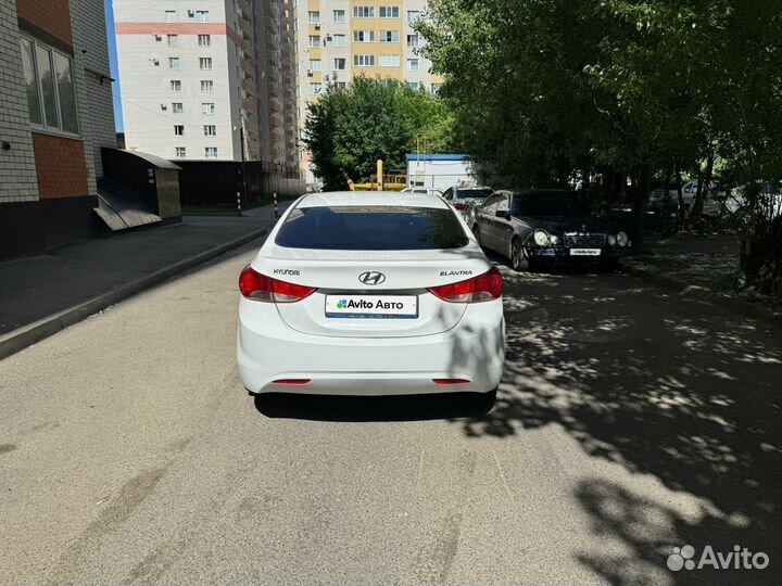 Hyundai Elantra 1.6 AT, 2013, 180 000 км