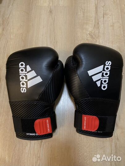 Боксерские перчатки Adidas Hybrid 250 - 14oz