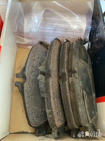 Тормозные колодки w205 зад перед комплект