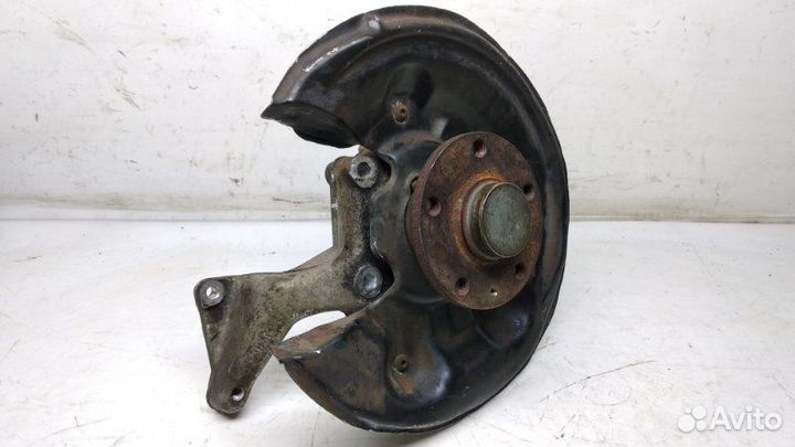 Кулак поворотный задний левый Volkswagen Passat B6