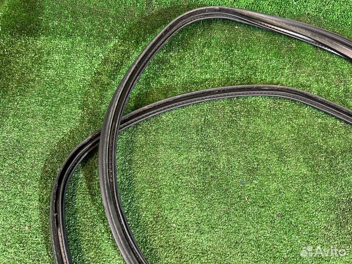 Уплотнитель багажника Subaru Legacy BP5 B13 2007г