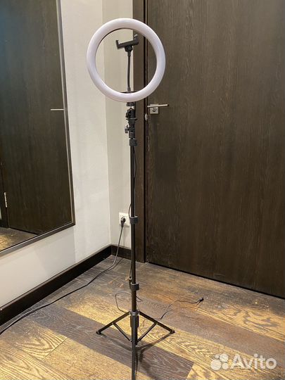 Штатив для телефона с лампой