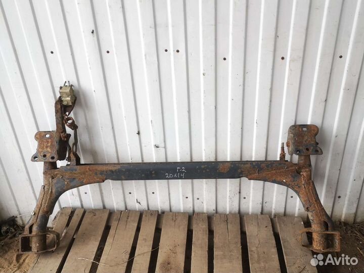 Задняя балка Golf 2