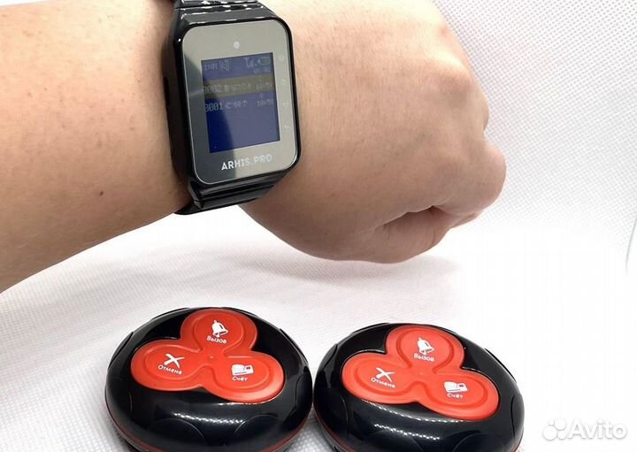 Кнопка вызова официанта с часами для кафе, баров