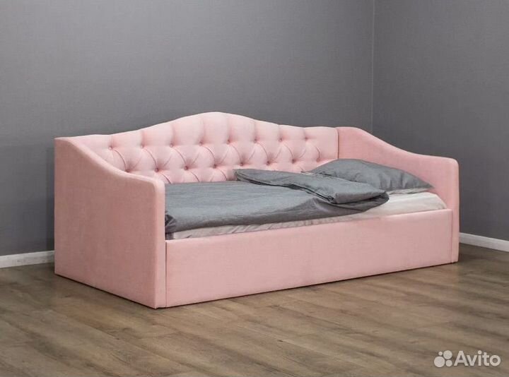 Подрастковая кровать для ребенка со спинками