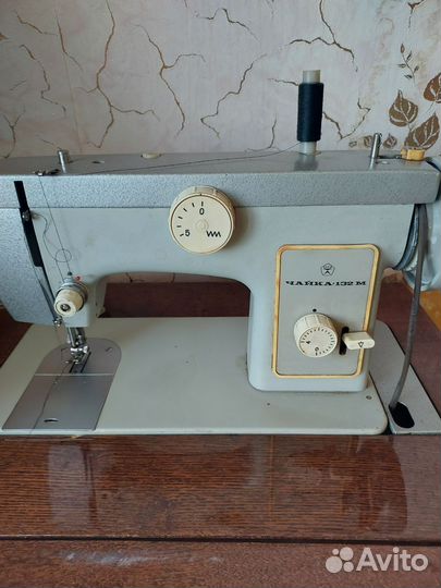 Швейная машинка Чайка механическая