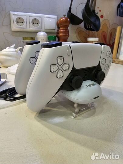 Беспроводное зу для геймпадов Sony Playstation 5