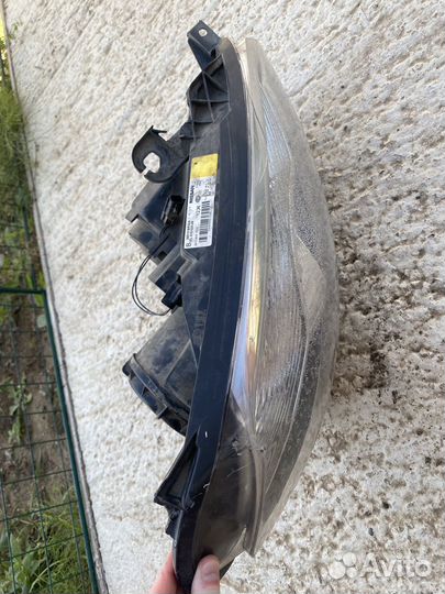 Фара передняя правая