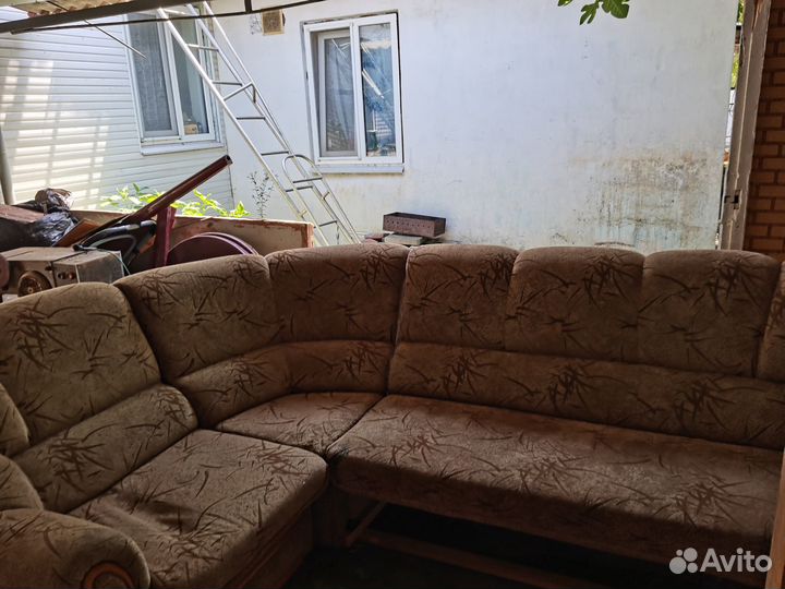 Большой угловой диван бу