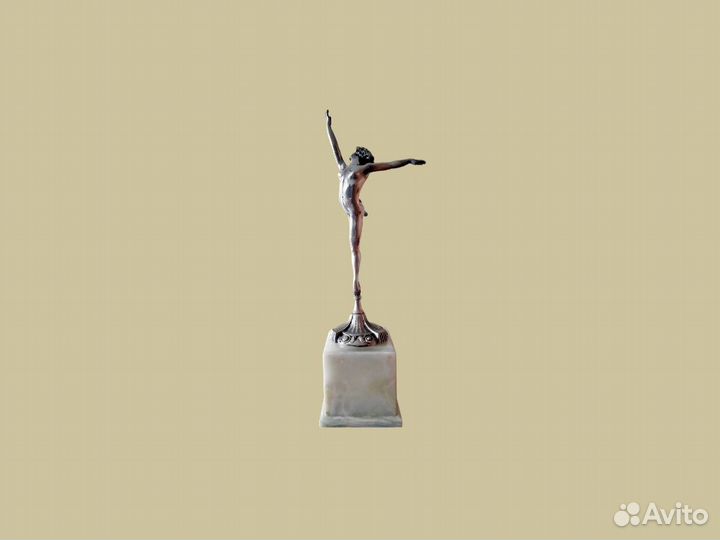 Бронзовая фигура антиквариат винтаж из Европы