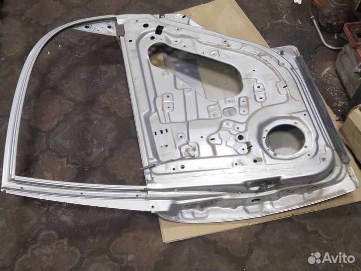 Задняя правая дверь лачети хечбек серый металлик