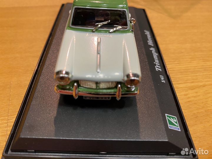 Модель авто 1:43 Hongwell Triumph Herald Китай