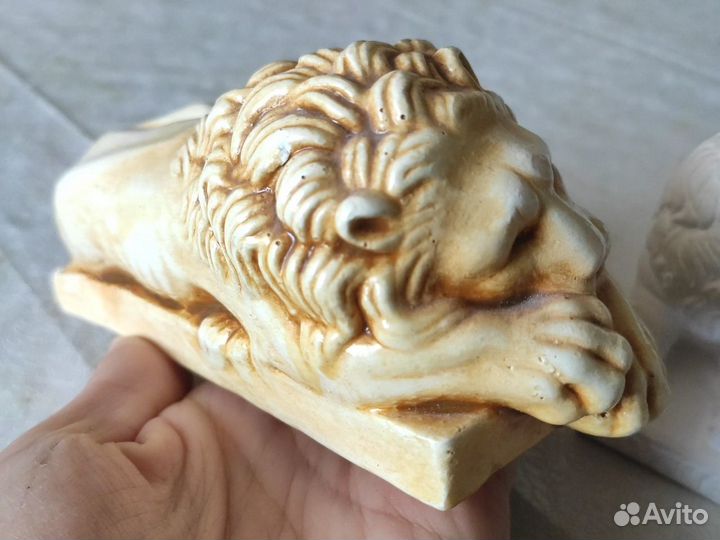 Статуэтка лев фигурка льва фарфоровый матовый