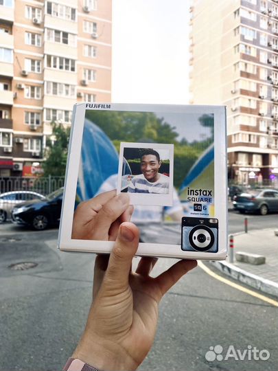 Красивый Fujifilm Instax square sq 6