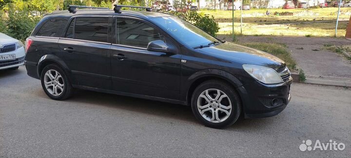 Opel Astra 1.8 AT, 2011, 150 000 км