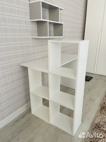 Письменный стол со стеллажом