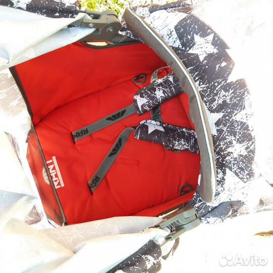 Прогулочная коляска