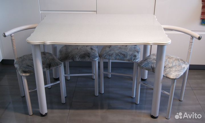 Кухонный стол и стулья комплект бу