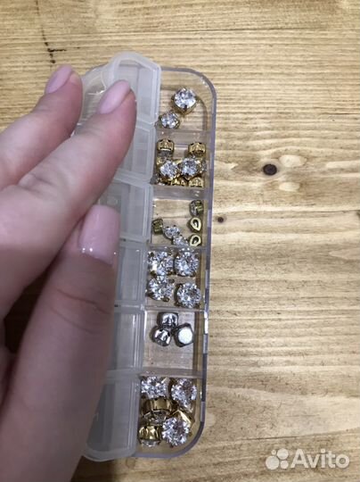 Стразы swarovski в цапах