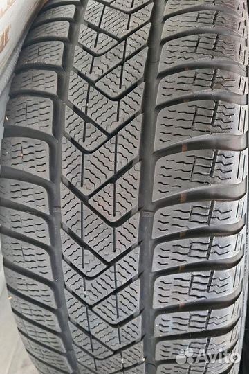 Pirelli Winter Sottozero 3 235/45 R18