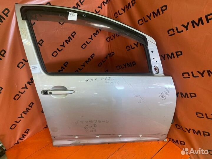 Дверь передняя правая Toyota Wish ZNE10 1ZZ-FE