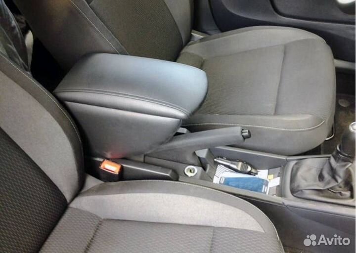 Подлокотник для skoda rapid (c 2013 г.)