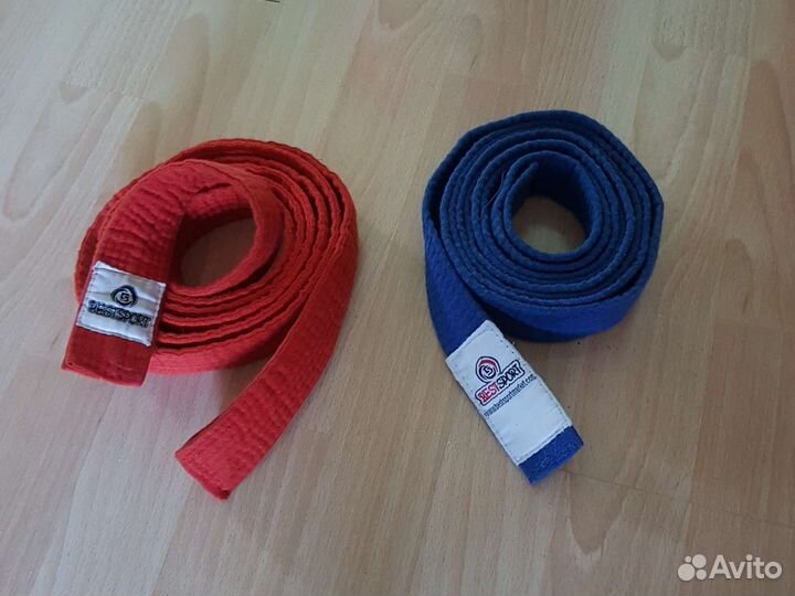 Перчатки и фунты для занятий единоборствами