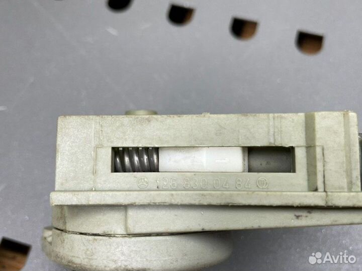 Термостат Mercedes-Benz S W126 М116 3.8 1990