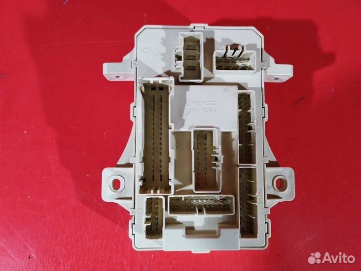 Блок предохранителей салонный Hyundai Elantra 4 Hd