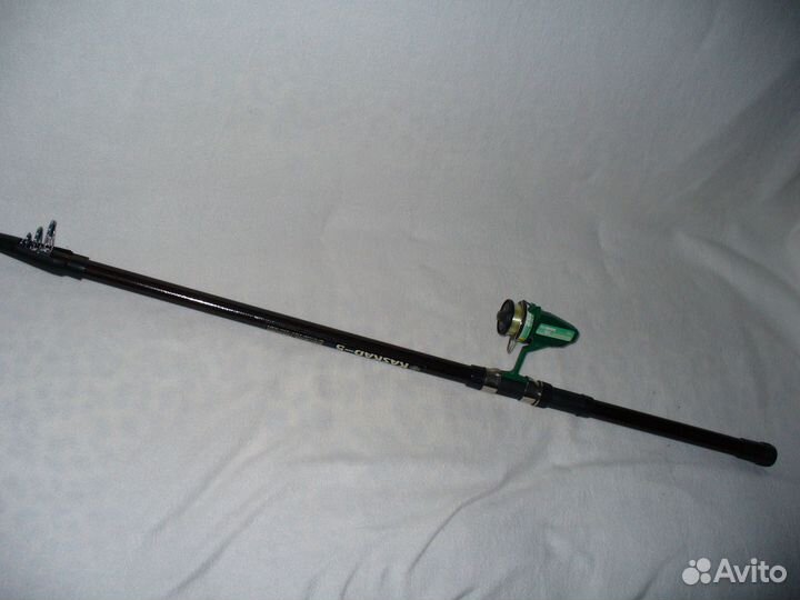 Удочки и спиннинги (3 штуки) с чехлом