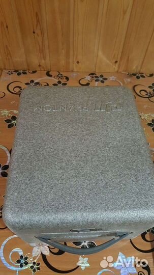 Квадракоптер Phantom 4