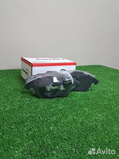 Skoda Rapid Колодки тормозные передние