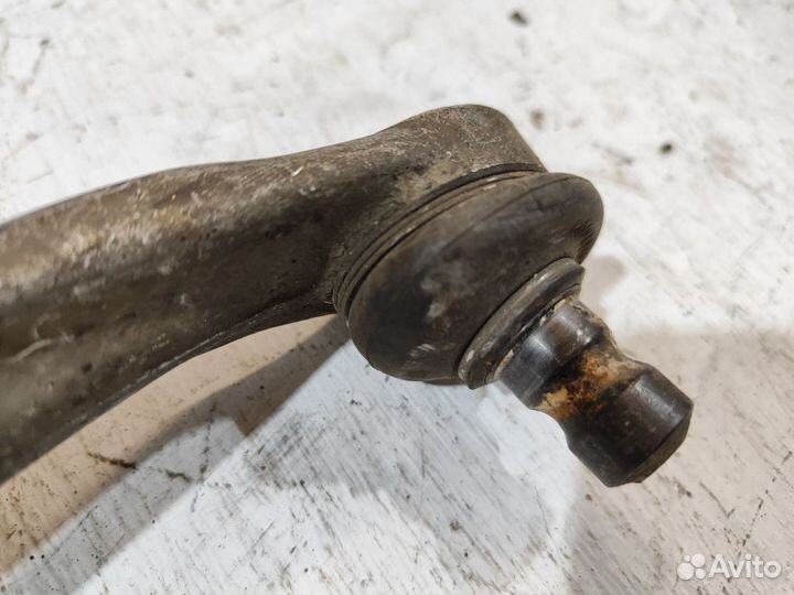 Рычаг передний левый верхний