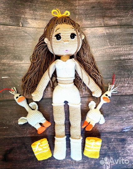 Вязаная кукла ручной работы 37см