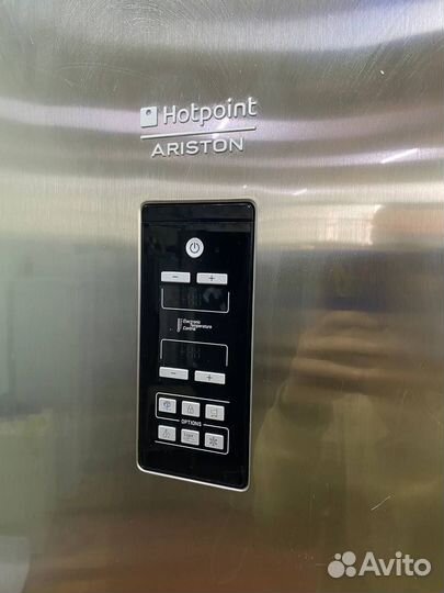 Холодильник Hotpoint-Ariston