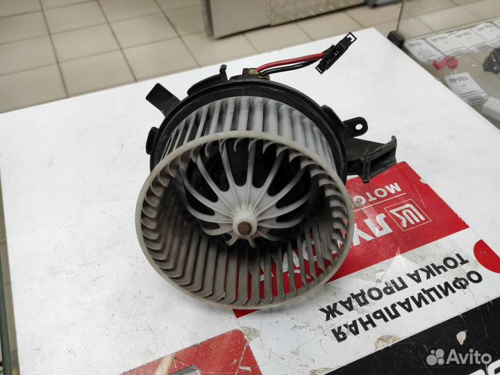 Моторчик отопителя Audi Q5