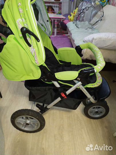 Прогулочная коляска