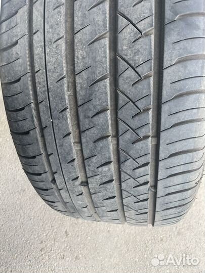 Roadmarch Prime UHP 08 295/35 R21 107W