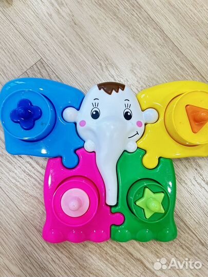 Развивающие игрушки для малышей пакетом