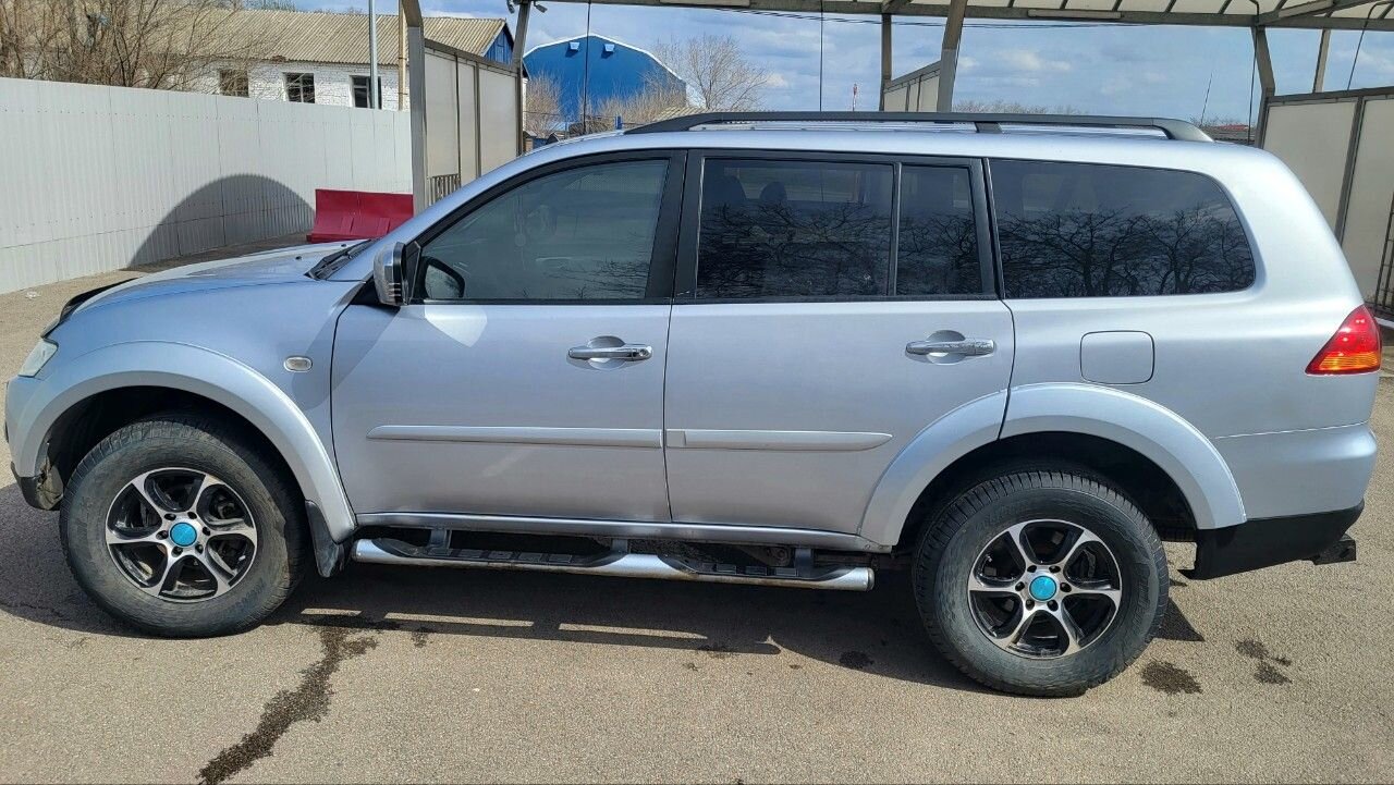 Mitsubishi Pajero Sport: фото владельца