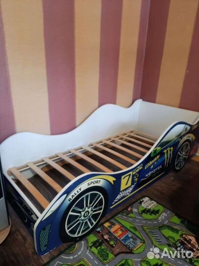 Детская кровать машина с матрасом