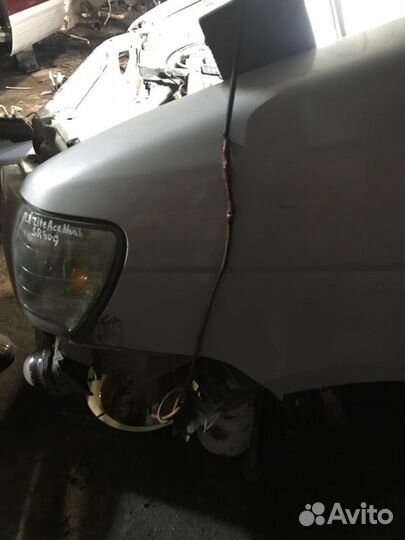 Крыло переднее левое Toyota Lite Ace Noah SR40G