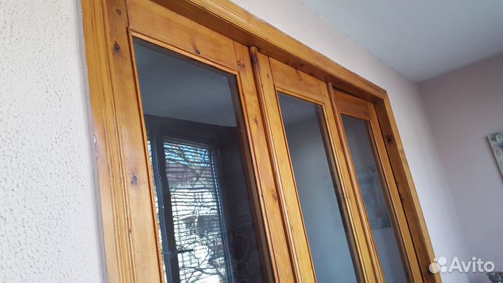 Дверь трехстворчатая