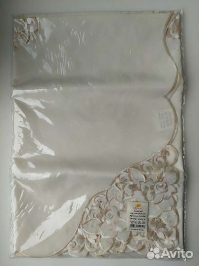 Новая скатерть 85*85 см