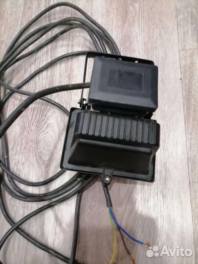 Прожектор галогеновый